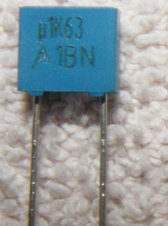 0.1uF capacitor 